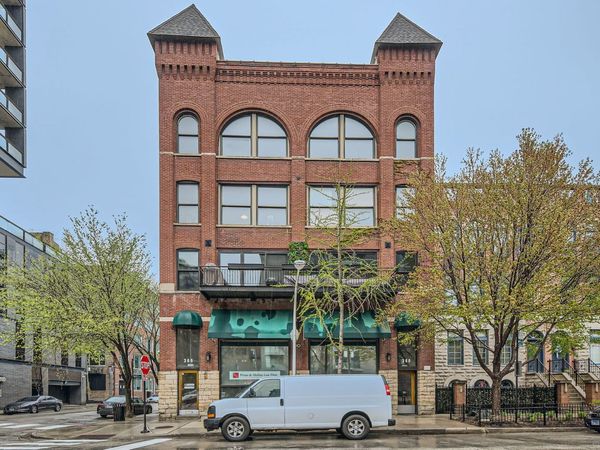 368 W Huron Street, Unit 2N, Chicago, IL 60654