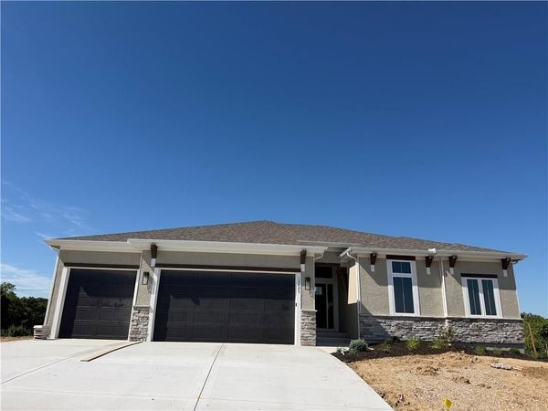 13895 NW 70th Street, Parkville, MO 64152