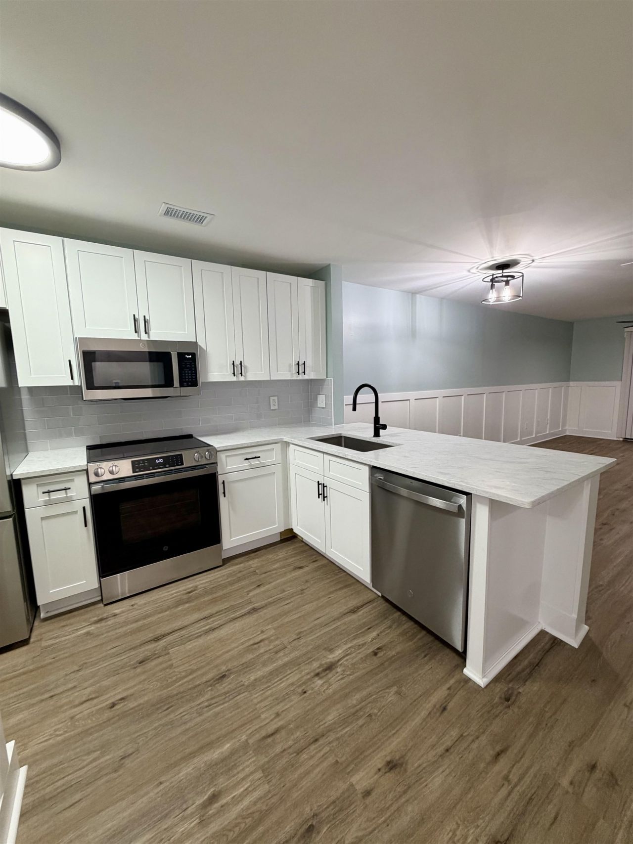 1095 Plantation Dr. W Photo 5