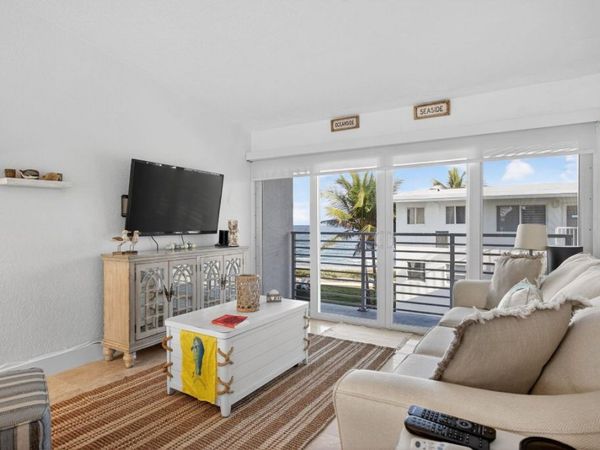 1043 Hillsboro Mile, Unit 19C, Hillsboro Beach, FL 33062