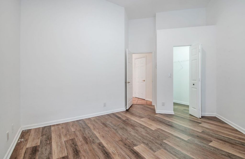 2466 Bay Isle Court, Unit 2466, Weston, FL 33327 Photo