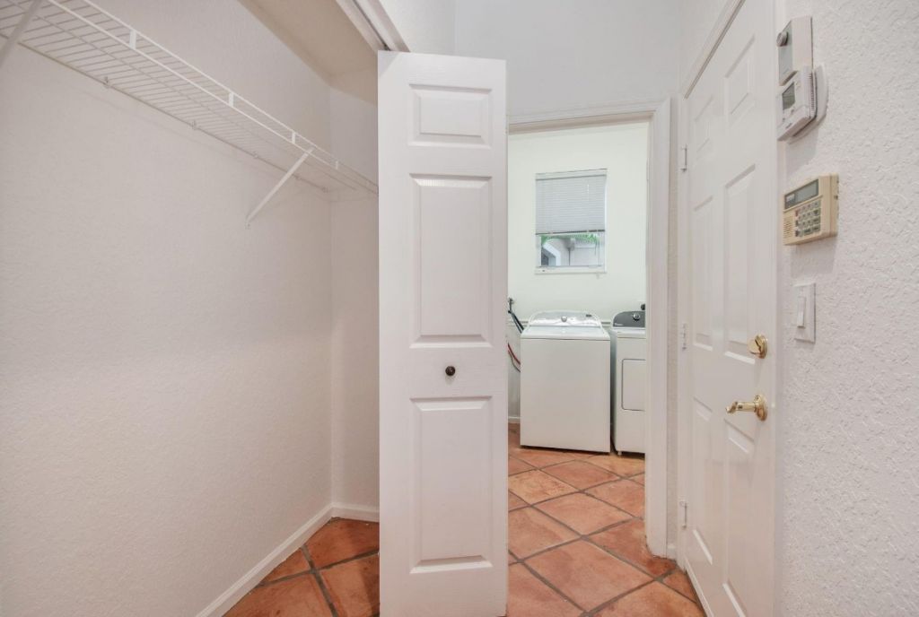2466 Bay Isle Court, Unit 2466, Weston, FL 33327 Photo