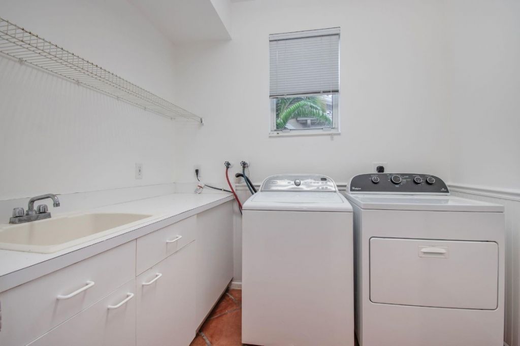 2466 Bay Isle Court, Unit 2466, Weston, FL 33327 Photo
