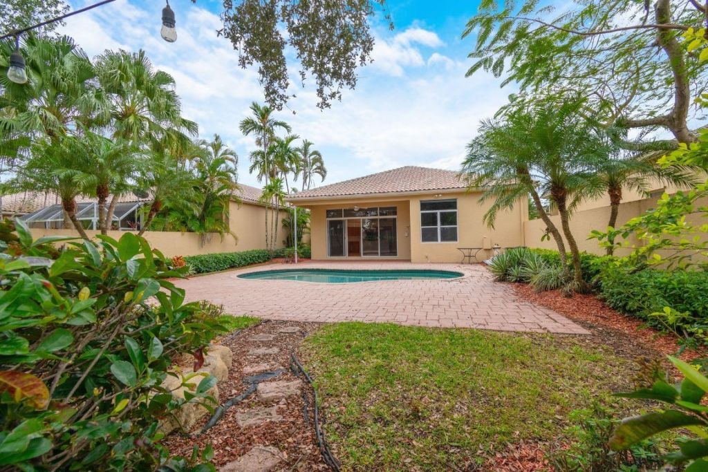 2466 Bay Isle Court, Unit 2466, Weston, FL 33327 Photo