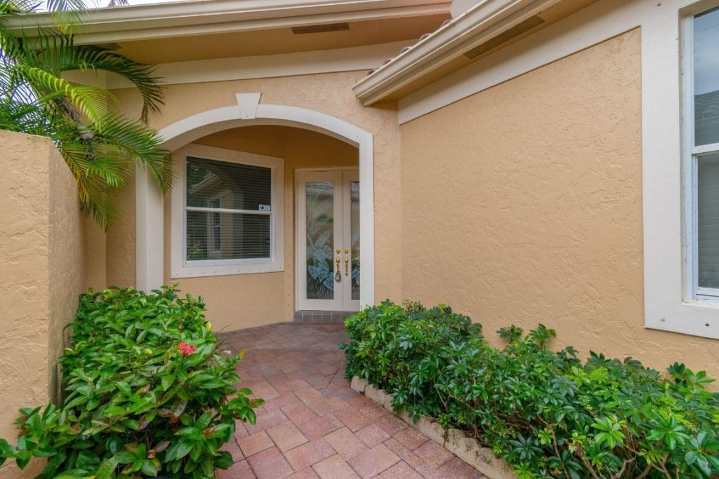 2466 Bay Isle Court, Unit 2466, Weston, FL 33327 Photo