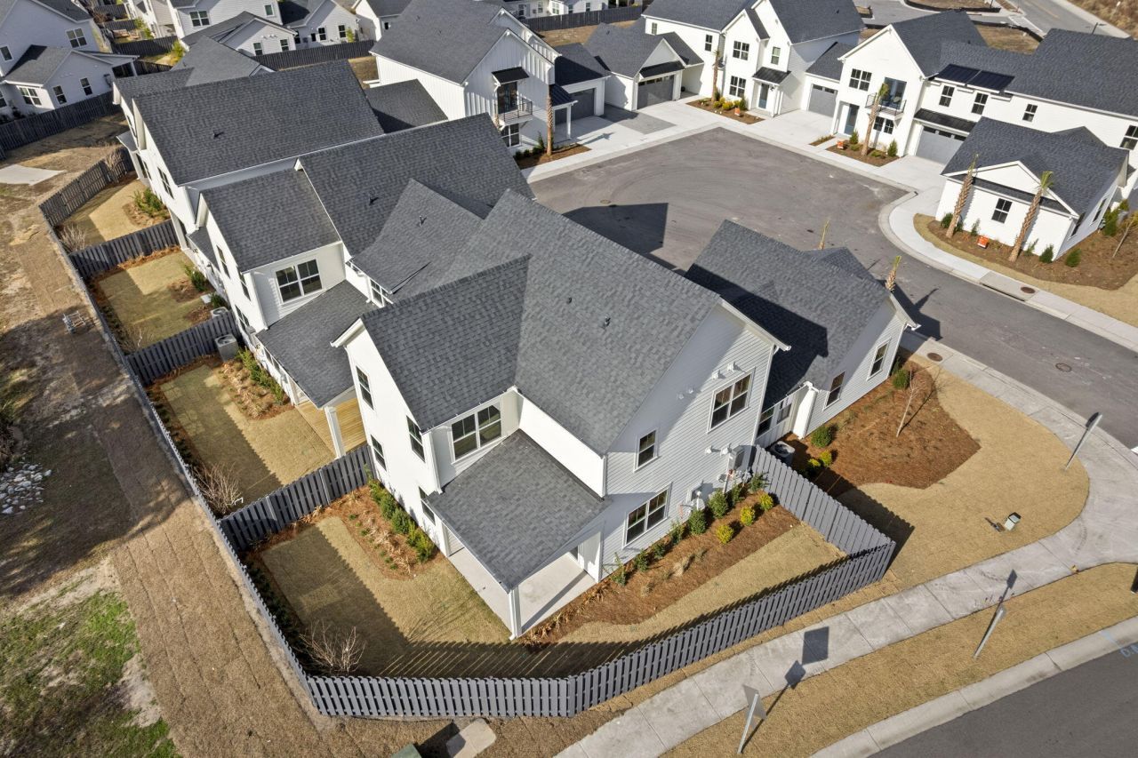 400 Oak Hammock Court Photo 10