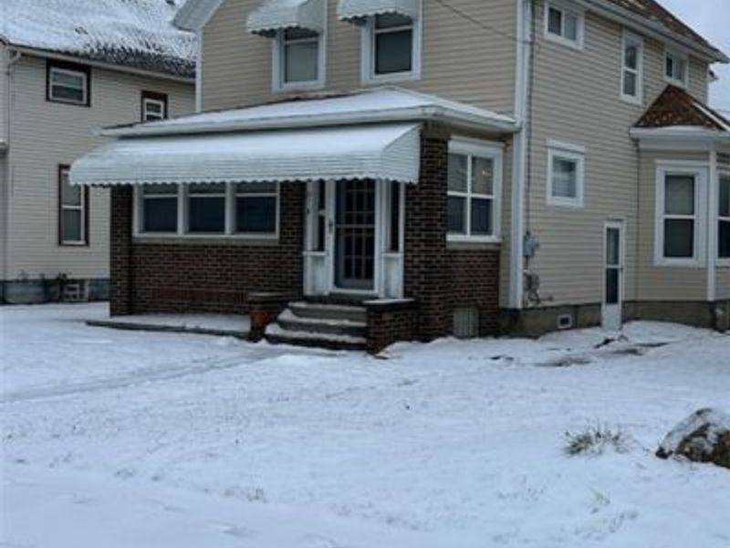 97 8th Street NW, Barberton, OH 44203 Photo 1