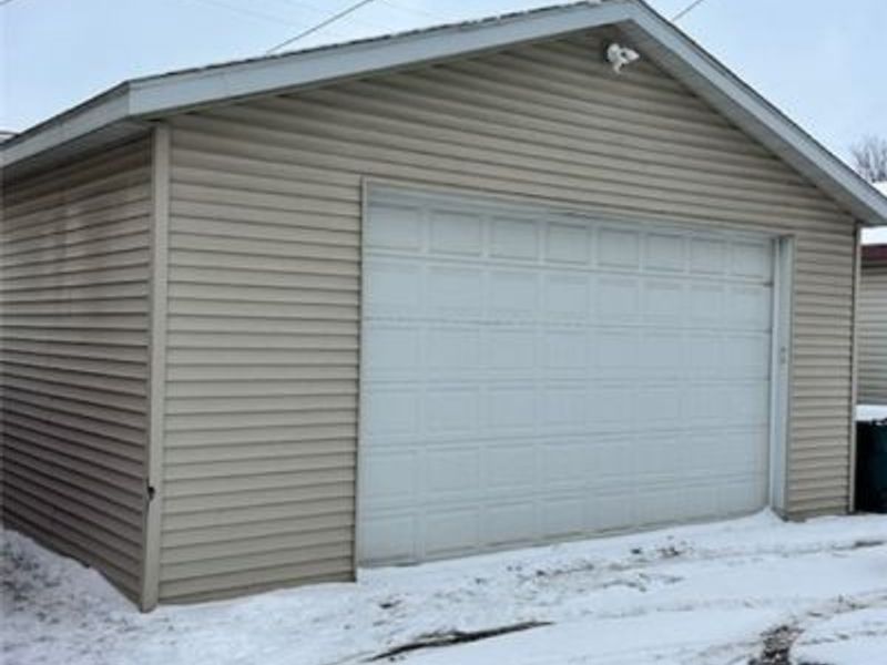 97 8th Street NW, Barberton, OH 44203 Photo 3