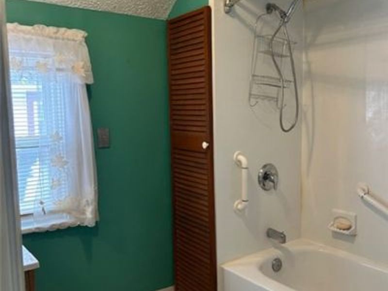 97 8th Street NW, Barberton, OH 44203 Photo 8