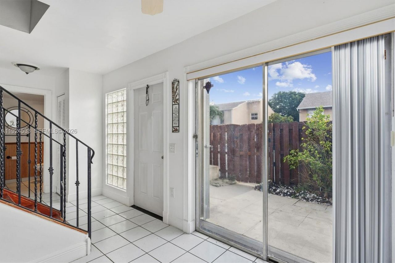 8450 SW 154th Cir Ct, Unit 204, Miami, FL 33193 Photo