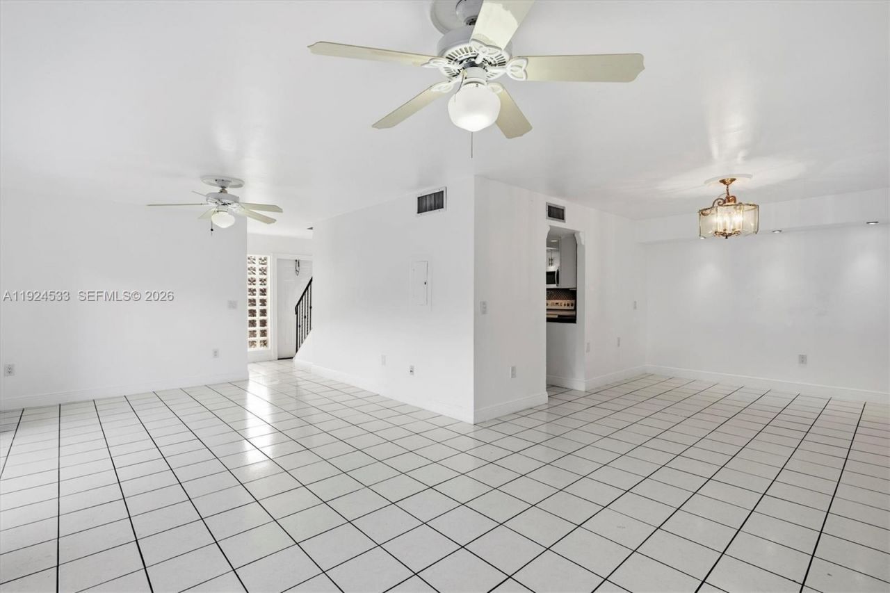 8450 SW 154th Cir Ct, Unit 204, Miami, FL 33193 Photo