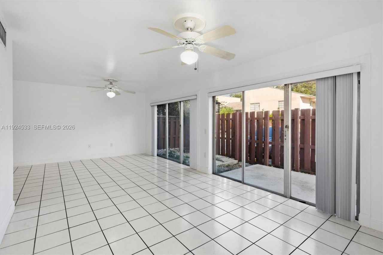 8450 SW 154th Cir Ct, Unit 204, Miami, FL 33193 Photo