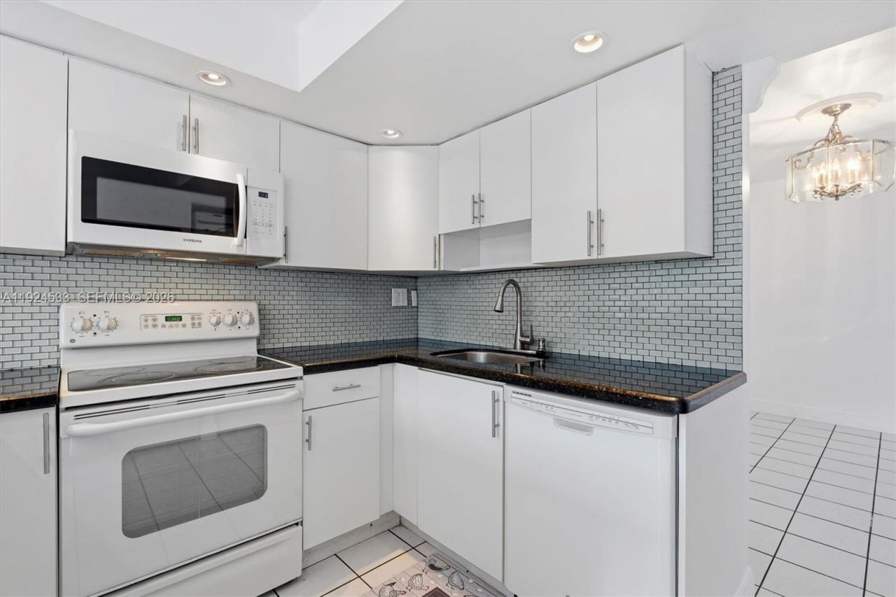 8450 SW 154th Cir Ct, Unit 204, Miami, FL 33193 Photo