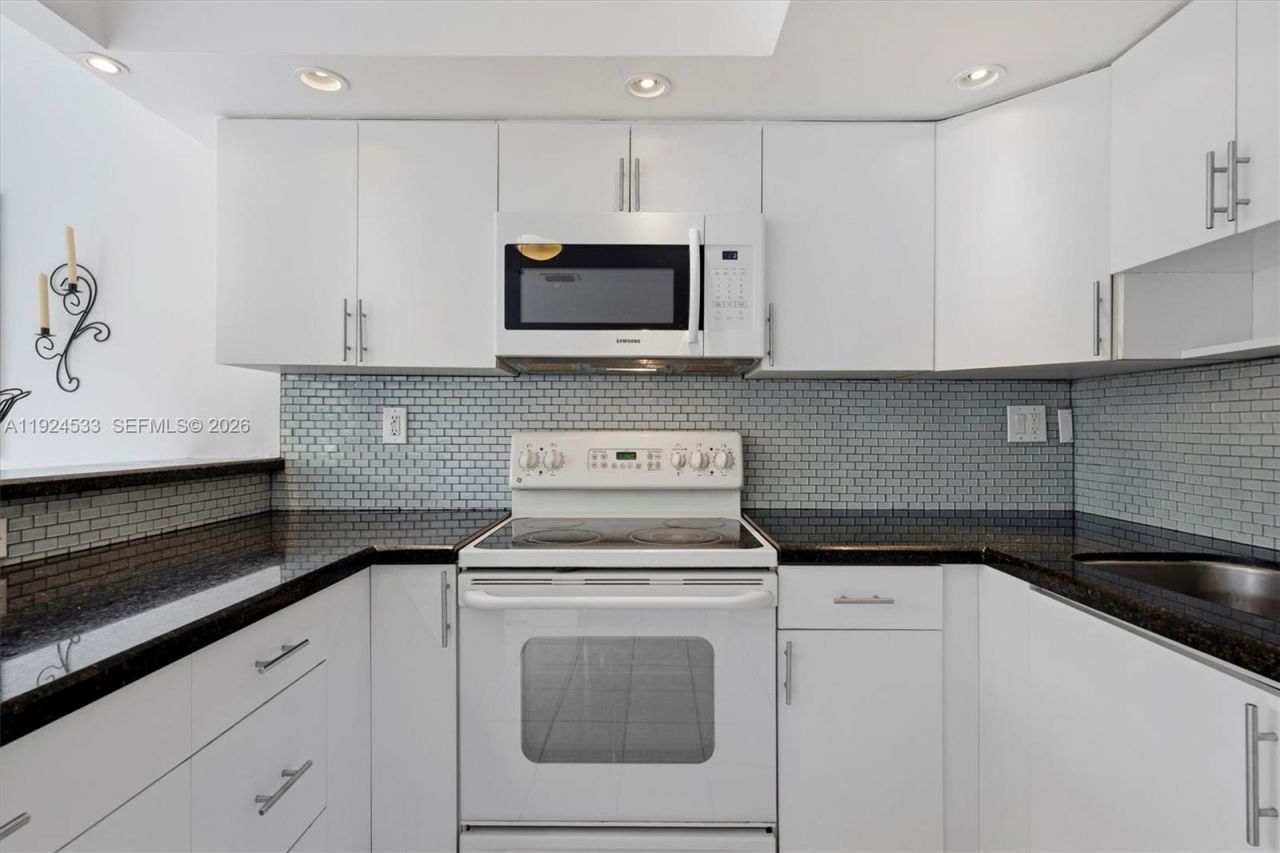 8450 SW 154th Cir Ct, Unit 204, Miami, FL 33193 Photo