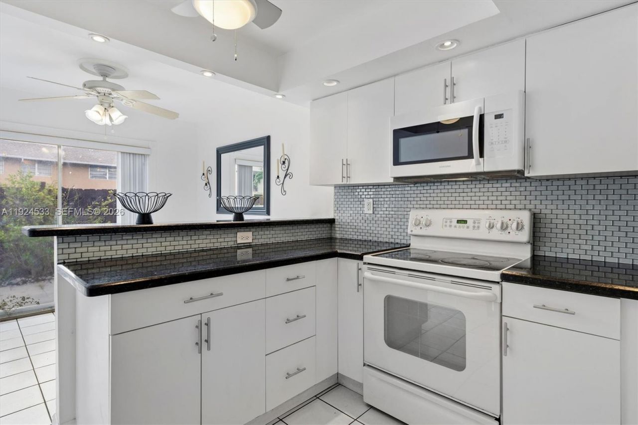 8450 SW 154th Cir Ct, Unit 204, Miami, FL 33193 Photo