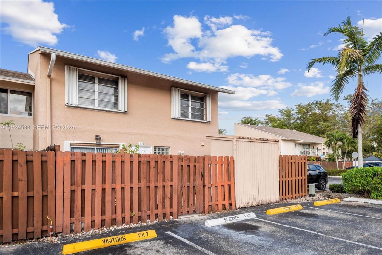 8450 SW 154th Cir Ct, Unit 204, Miami, FL 33193 Photo