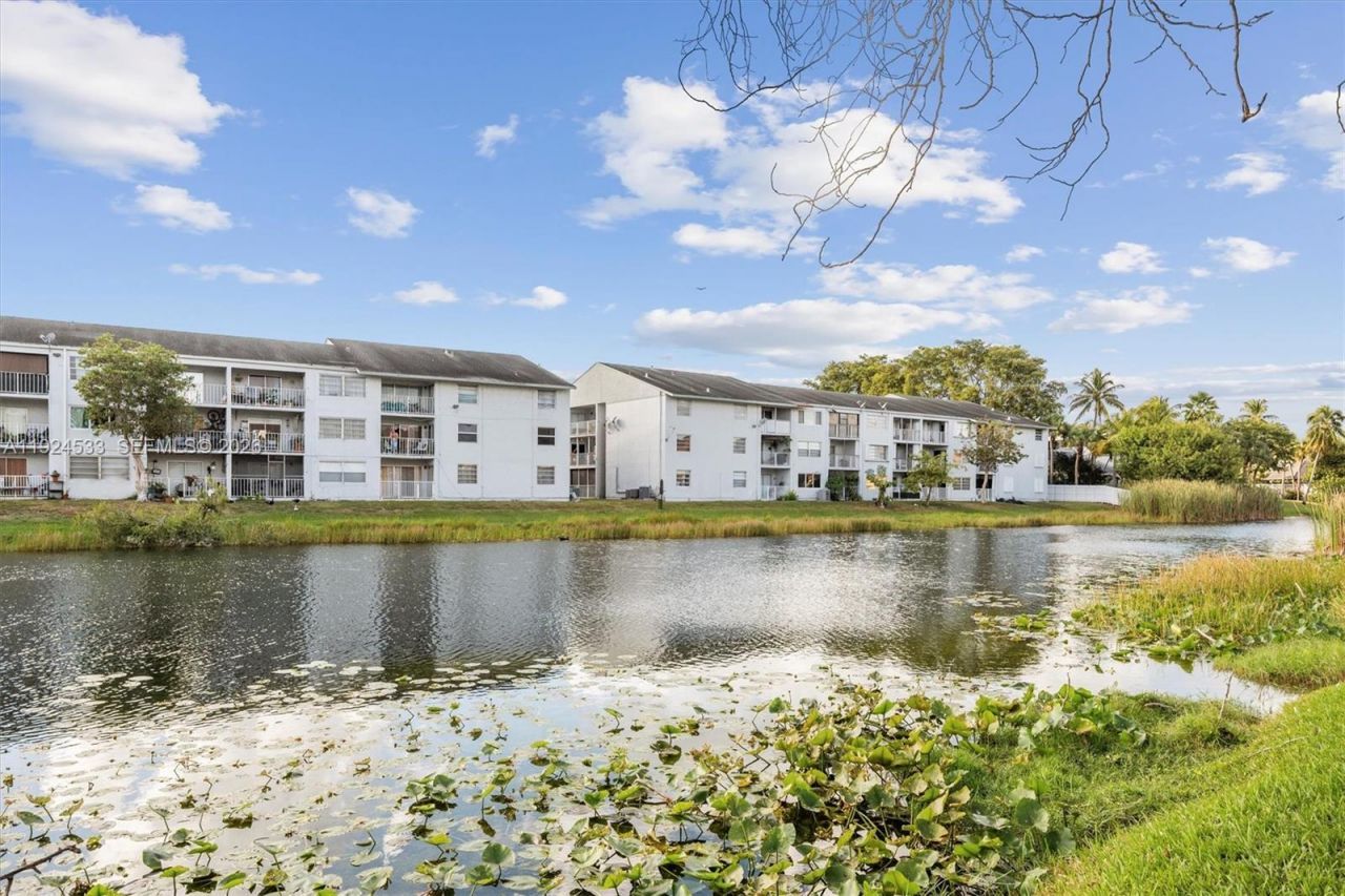 8450 SW 154th Cir Ct, Unit 204, Miami, FL 33193 Photo