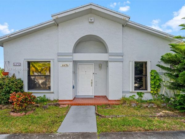 6476 SW 152nd Cir Pl, Unit 14-76, Miami, FL 33193