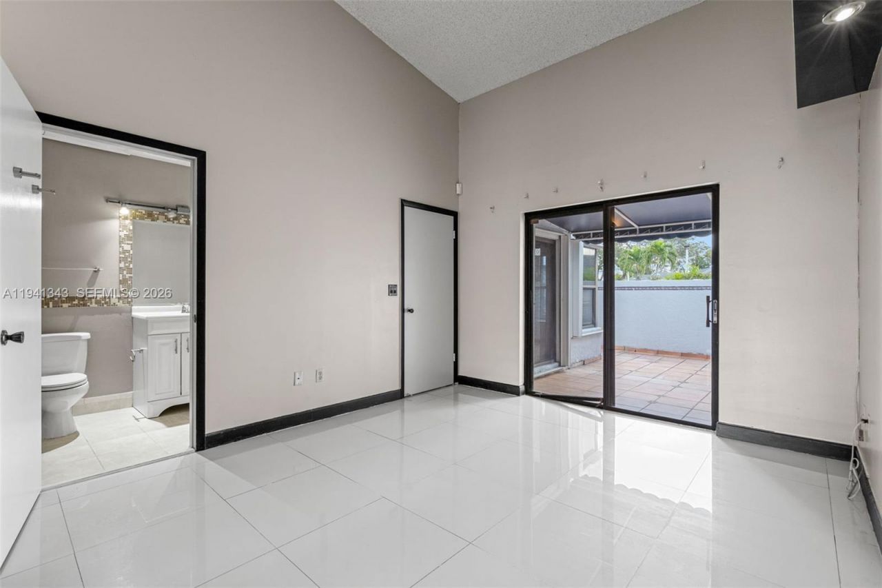 6476 SW 152nd Cir Pl, Unit 14-76, Miami, FL 33193 Photo