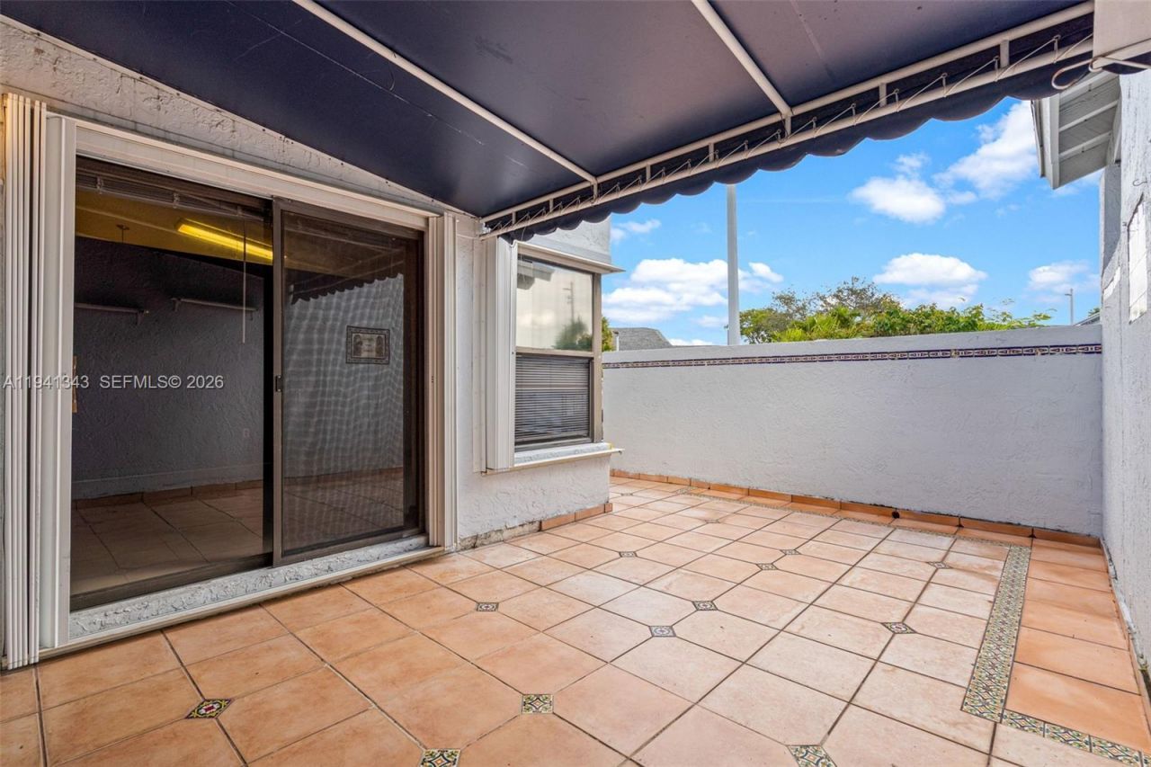 6476 SW 152nd Cir Pl, Unit 14-76, Miami, FL 33193 Photo