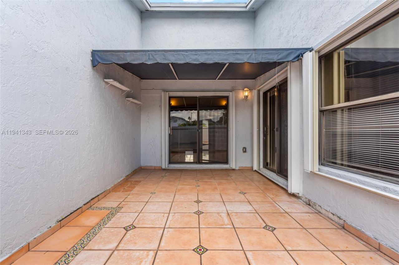 6476 SW 152nd Cir Pl, Unit 14-76, Miami, FL 33193 Photo