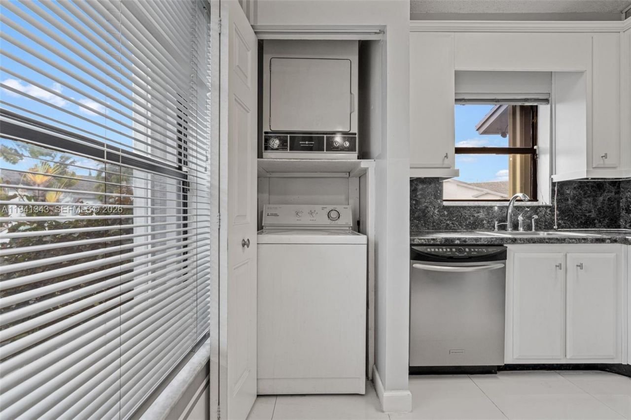 6476 SW 152nd Cir Pl, Unit 14-76, Miami, FL 33193 Photo