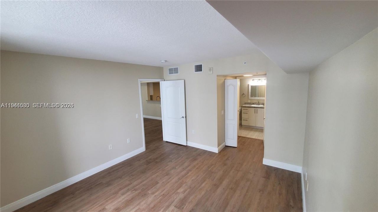 60 NW 37th Ave, Unit 806, Miami, FL 33125 Photo