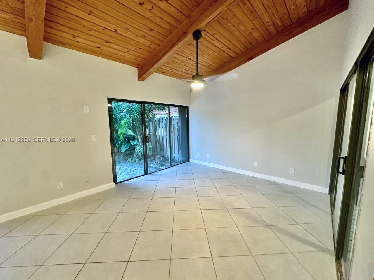 2753 S Parkview Dr , Hallandale Beach, FL 33009 Photo