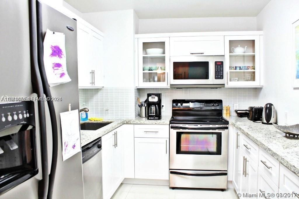 100 Bayview, Unit 514, Sunny Isles Beach, FL 33160 Photo