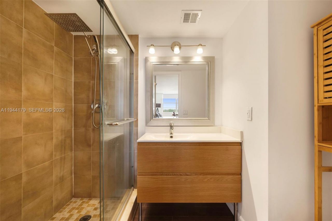 2801 NE 183rd St, Unit 1607W, Aventura, FL 33160 Photo