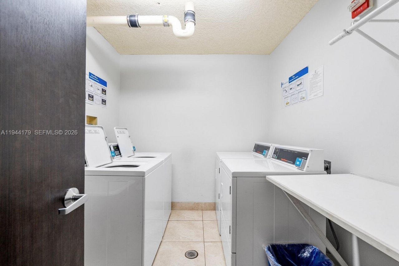 2801 NE 183rd St, Unit 1607W, Aventura, FL 33160 Photo