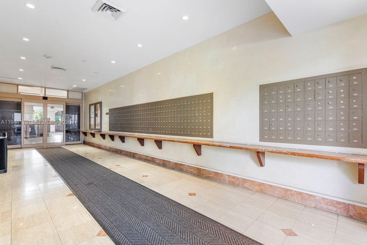 2801 NE 183rd St, Unit 1607W, Aventura, FL 33160 Photo