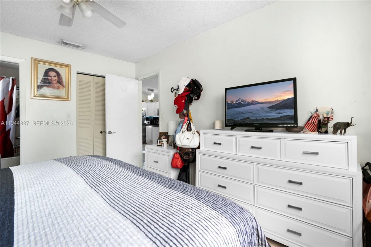 7384 W 29th Ln, Hialeah, FL 33018 Photo