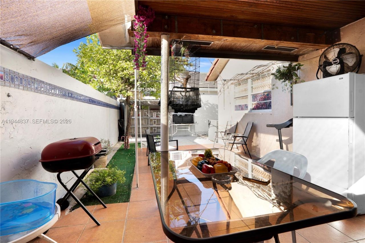 7384 W 29th Ln, Hialeah, FL 33018 Photo