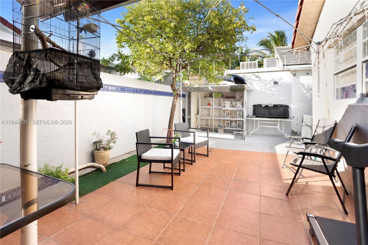 7384 W 29th Ln, Hialeah, FL 33018 Photo