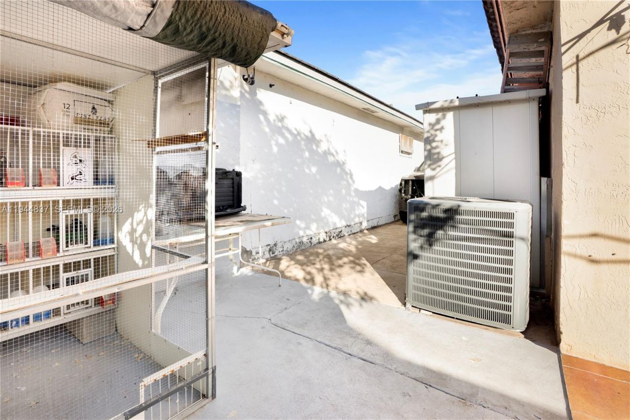 7384 W 29th Ln, Hialeah, FL 33018 Photo