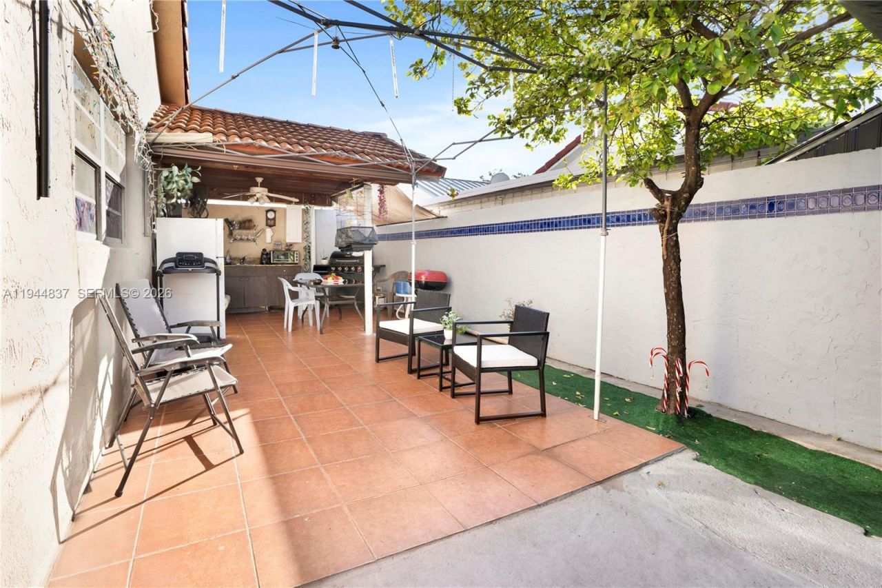 7384 W 29th Ln, Hialeah, FL 33018 Photo