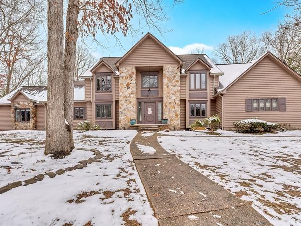 40 Chickadee Way, BECKLEY, WV 25801