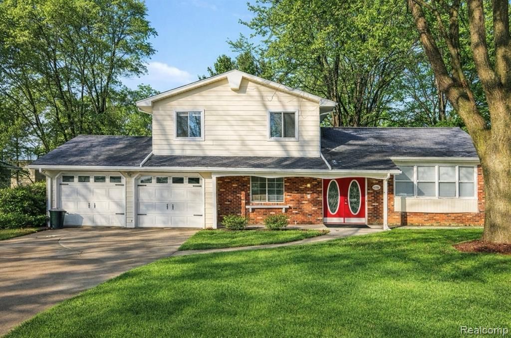 6090 Lancaster Drive, Flint Township, MI 48532 Main Photo