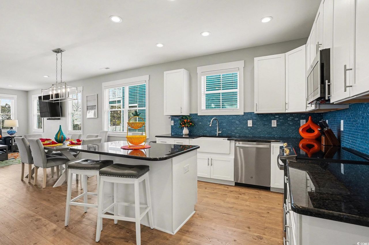 695 Elizabeth Dr. Photo 12