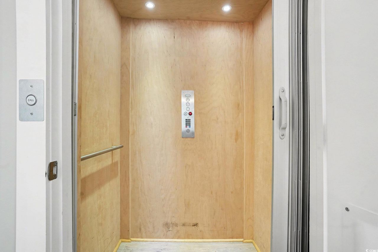 695 Elizabeth Dr. Photo 26