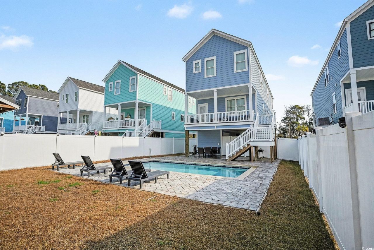 695 Elizabeth Dr. Photo 30