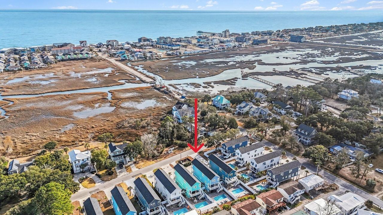 695 Elizabeth Dr. Photo 4