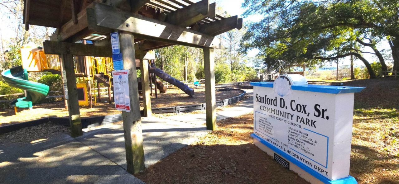 695 Elizabeth Dr. Photo 40