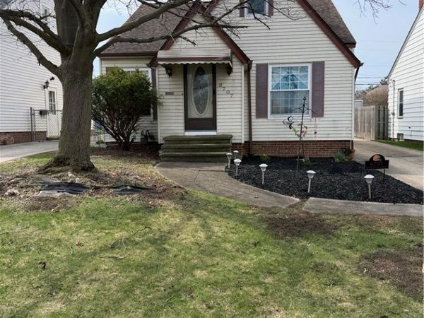 6707 Thornton Drive, Parma, OH 44129