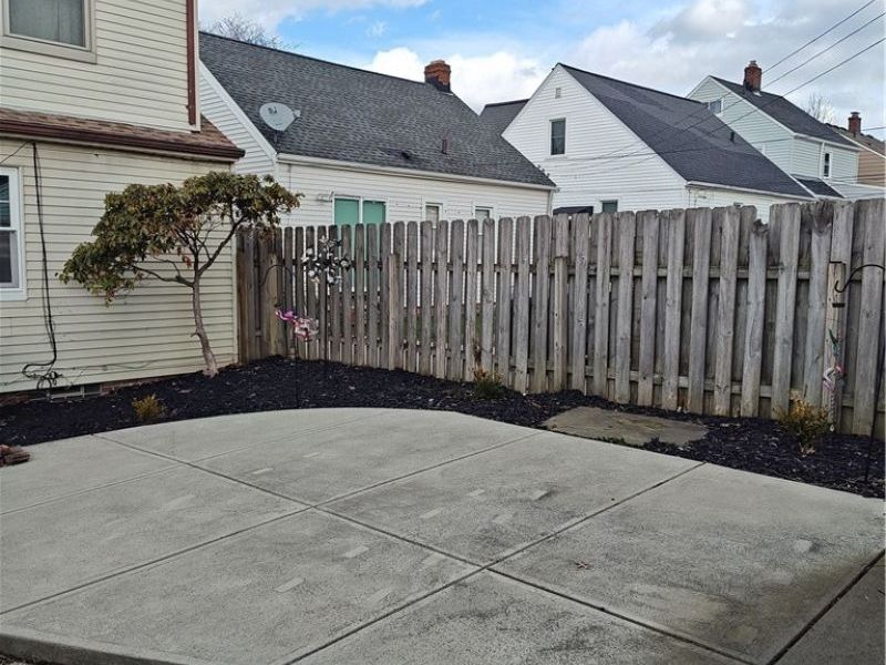 6707 Thornton Drive, Parma, OH 44129 Photo 2