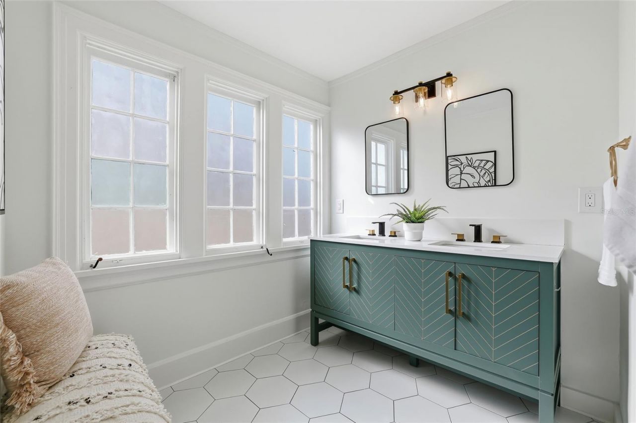 918 45th Street N, Saint Petersburg, FL 33713 Photo