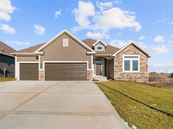7012 NE 102nd Court, Kansas City, MO 64156