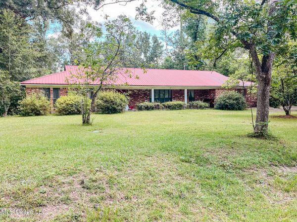 606 Maples Avenue, Leakesville, MS 39451