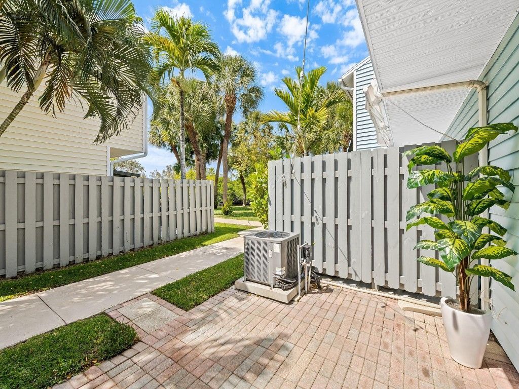 1989 NE 15th Avenue, Unit 1989, Fort Lauderdale, FL 33305 Photo